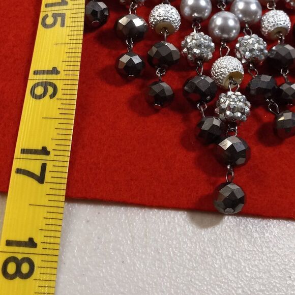 Erica Lyons Statement Bib Beaded Necklace - Picture 6 of 8